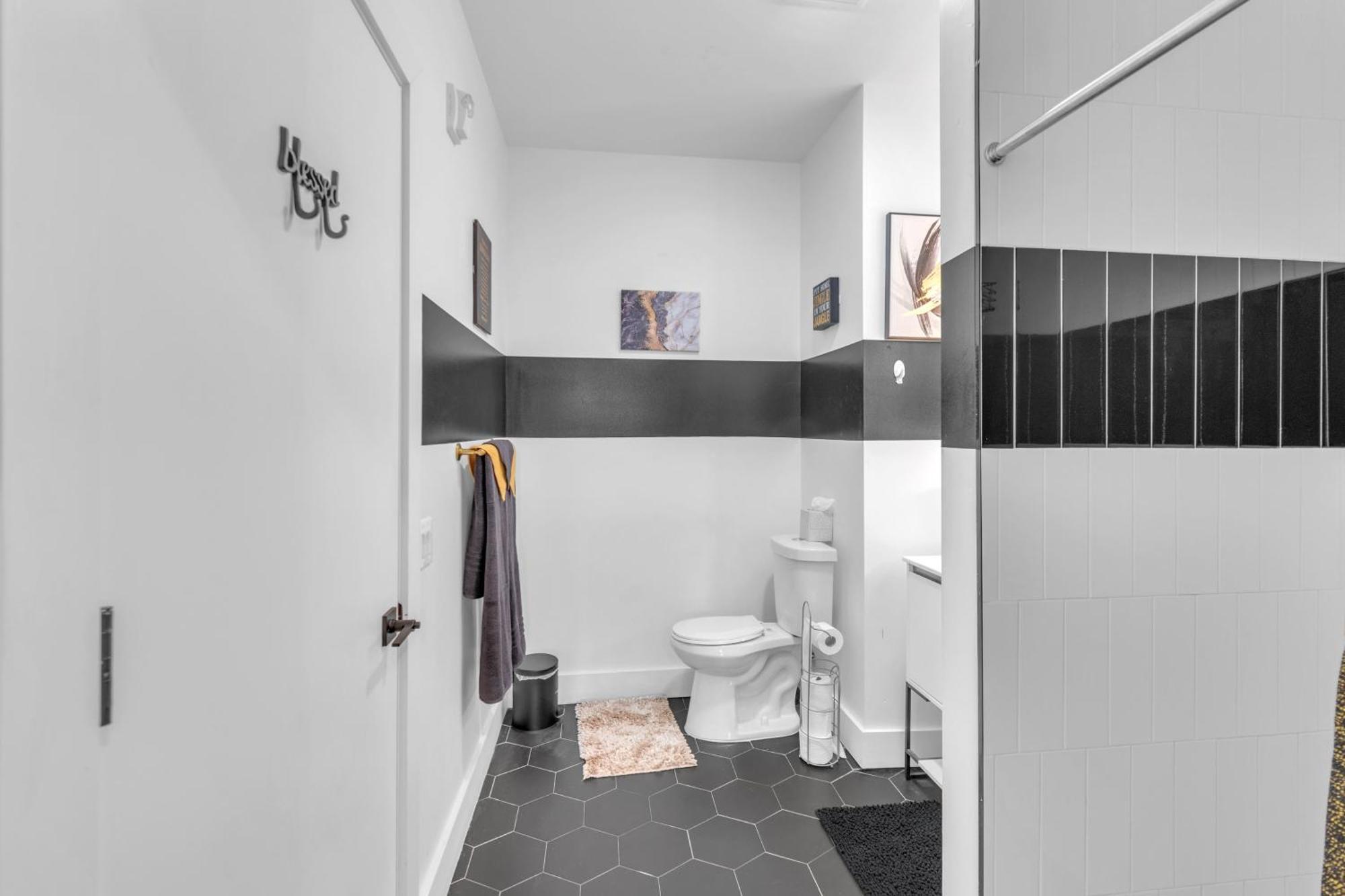 Royal Oasis Indoor Pool, Free Parking, Near Nyc Apartment Elizabeth Ngoại thất bức ảnh