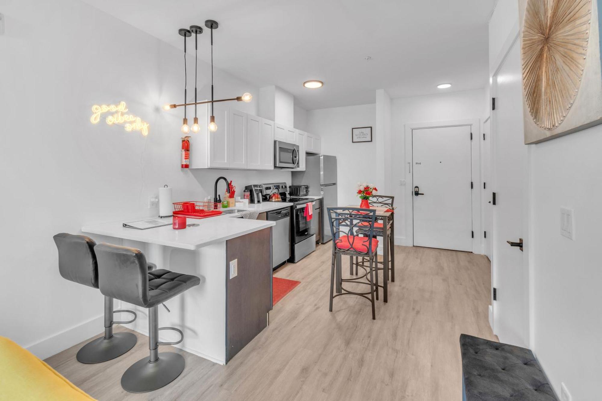 Royal Oasis Indoor Pool, Free Parking, Near Nyc Apartment Elizabeth Ngoại thất bức ảnh