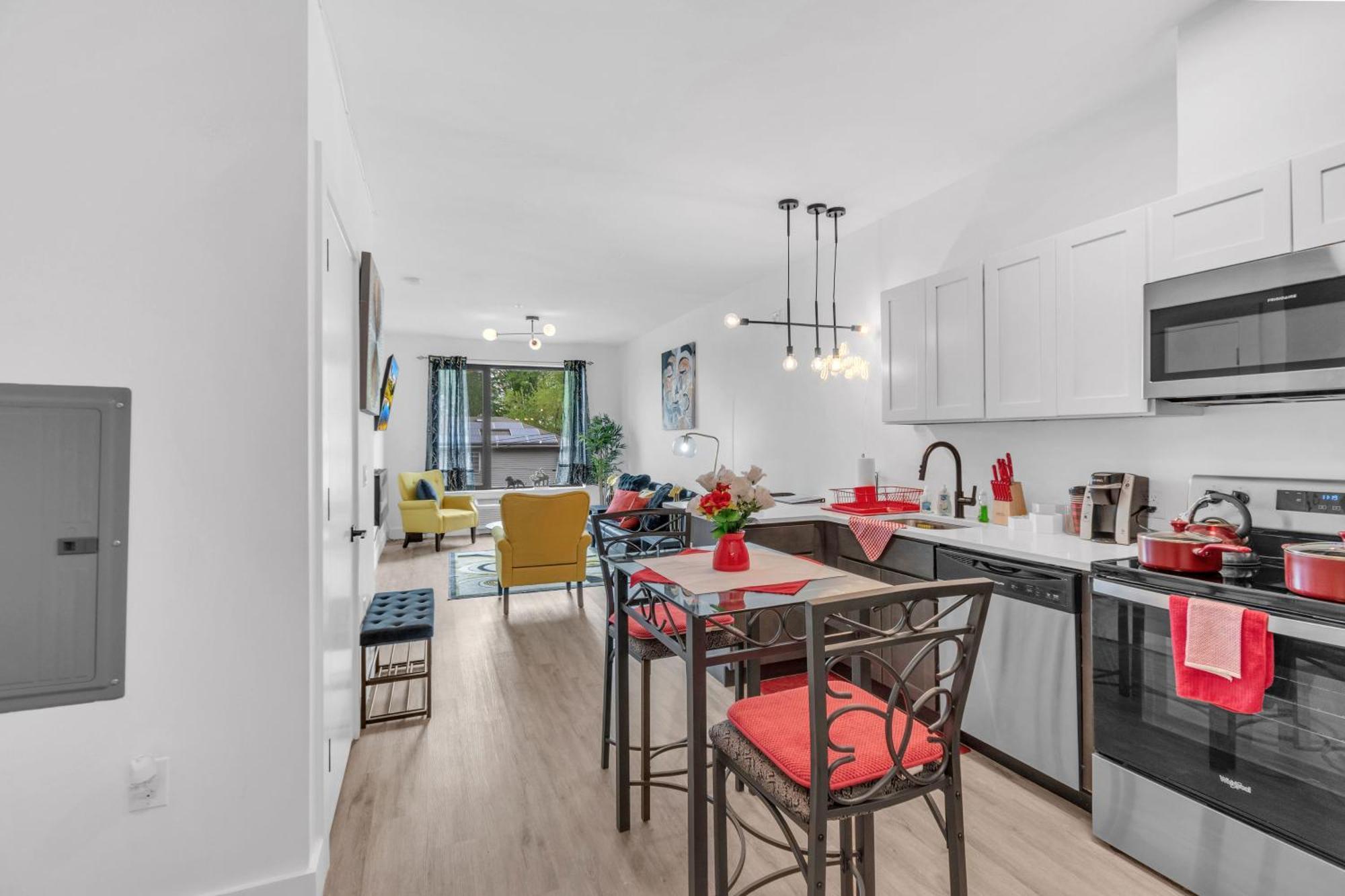 Royal Oasis Indoor Pool, Free Parking, Near Nyc Apartment Elizabeth Ngoại thất bức ảnh