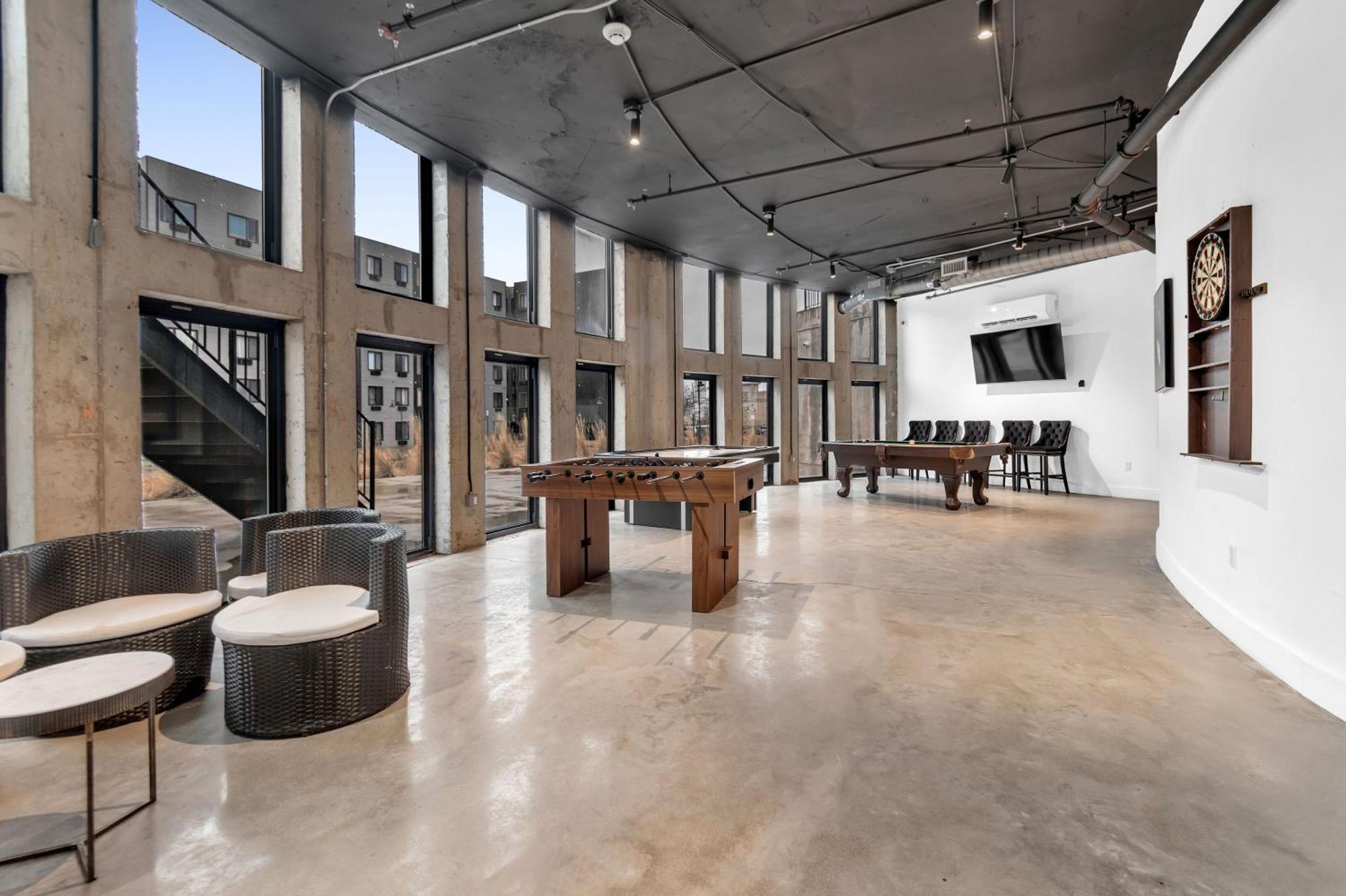 Royal Oasis Indoor Pool, Free Parking, Near Nyc Apartment Elizabeth Ngoại thất bức ảnh
